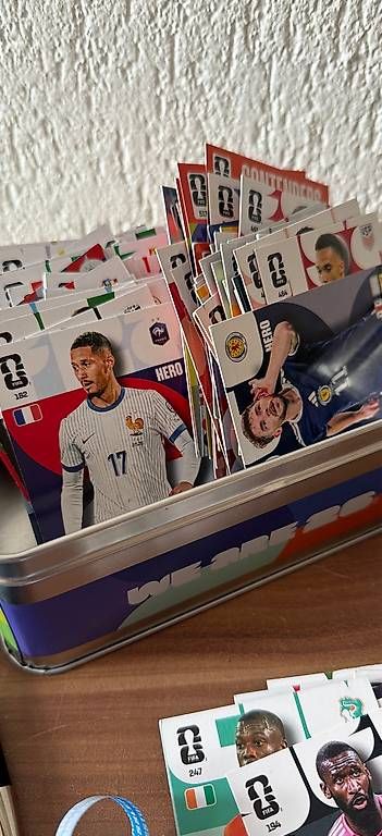 Carte collezionabili: Panini Adrenalyn Karten 2026 – Usato da Künten venduto da Aswang
