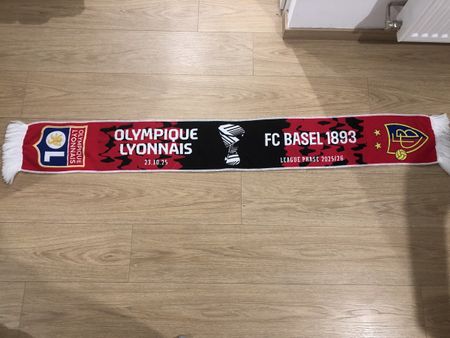 Écharpe de supporters/Schal FC Basel - Olympique Lyonnais