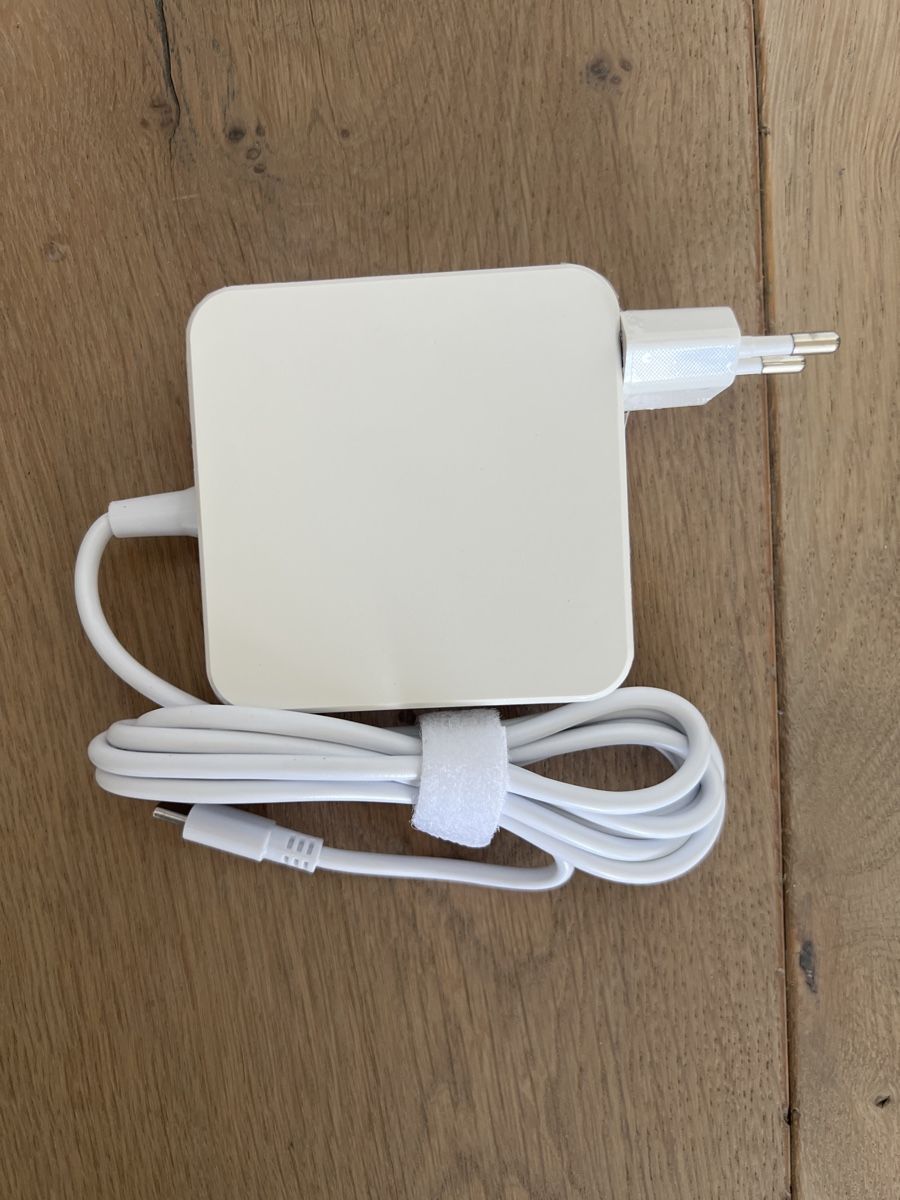 Caricabatterie: USB-C Ladegerät für Laptop – Nuovo e nell'imballaggio originale da Affoltern am Albis venduto da Rabbi002