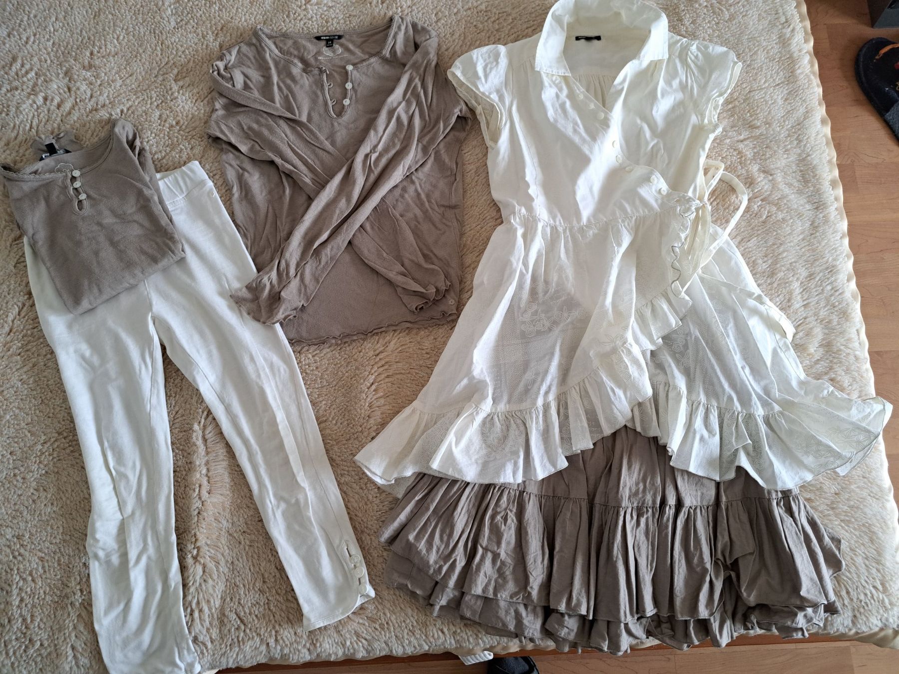 Lotti & Set di vestiti: Kleiderpaket, aussergewöhnlich – Usato da Fislisbach venduto da Pellen