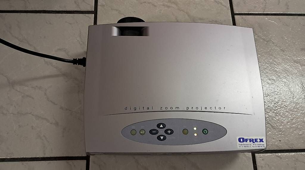 Vidéoprojecteurs: Beamer Geha Compact 230 – D'occasion à Steckborn par humunuku 1