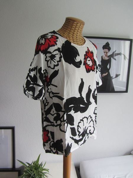 Mango T-shirt: MANGO - Oberteil weiss gemustert M – Usato da Zürich venduto da Diazaio 1