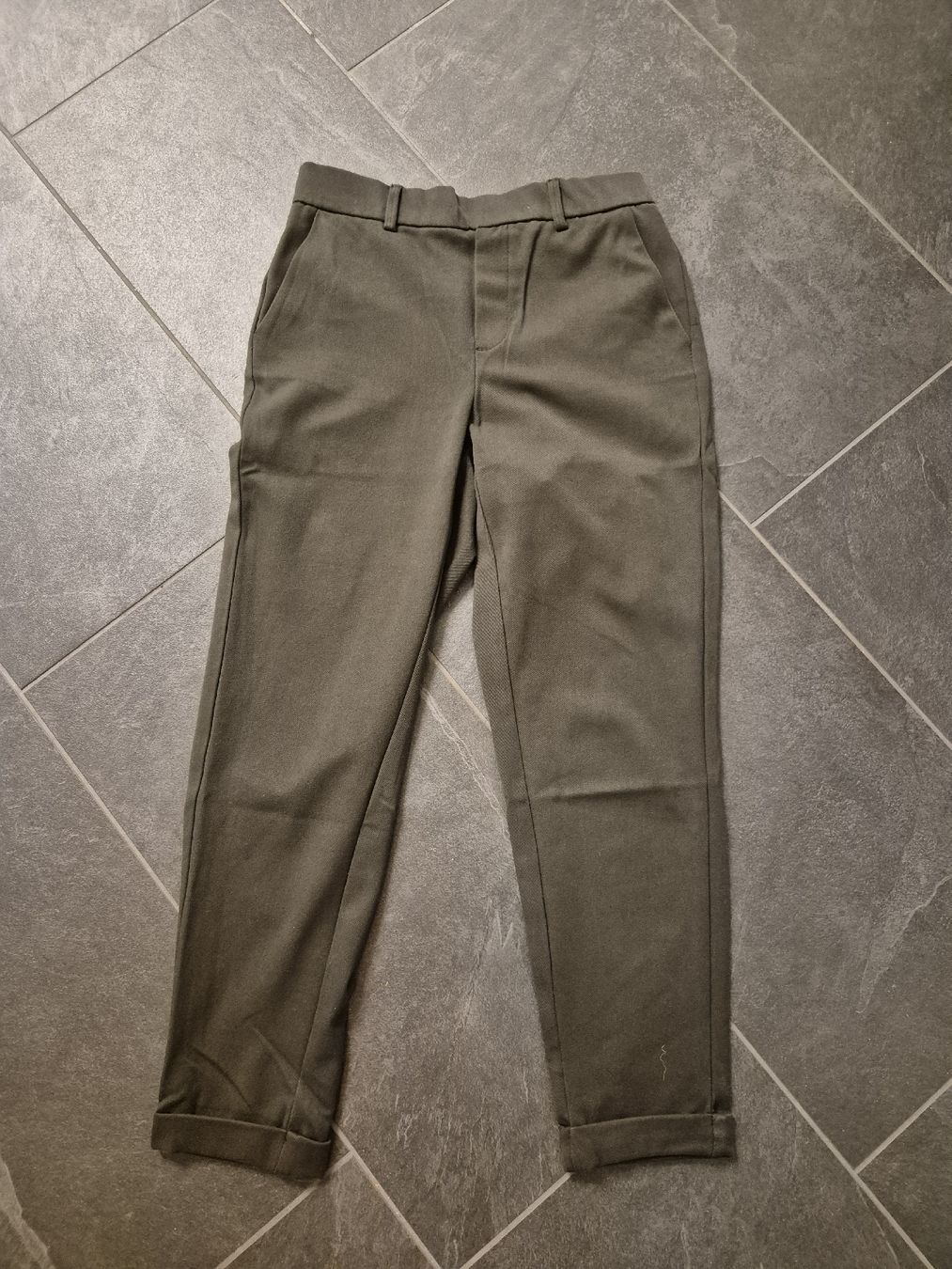 Vero Moda Pantaloni: schöne Stoffhose der Marke Vero Moda – Usato da Kehrsatz venduto da flu_2lhj