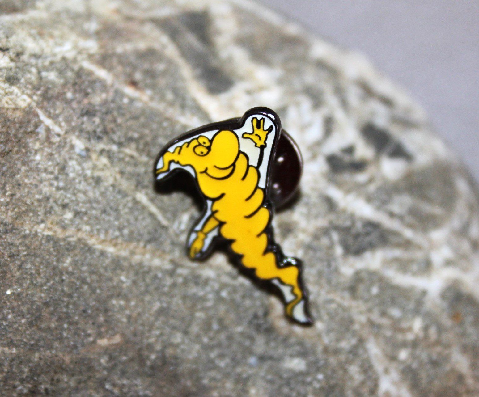 Placchette & Badge: Pin gelb – Usato da Otelfingen venduto da Jupi07