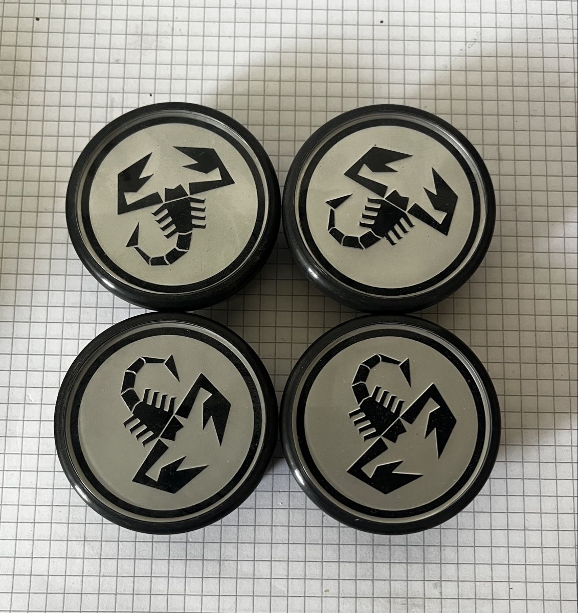 Abarth Tutti pezzi di ricambio auto: Nabendeckel Abarth silber – Nuovo (secondo la descrizione) da Elgg venduto da trudys96
