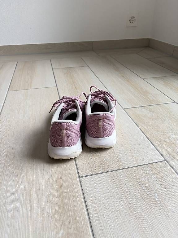 Damenschuhe: Chaussures Puma SoftFoam - pointure 41 – Gebraucht aus Villeneuve VD von car_bf9k 2
