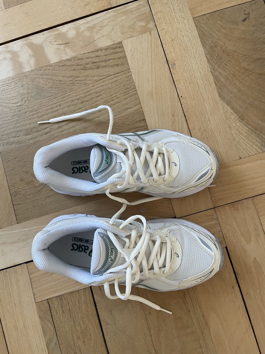 Asics Chaussures femmes: Asics Gr. 37 – D'occasion à Bern par jessicagioia 1