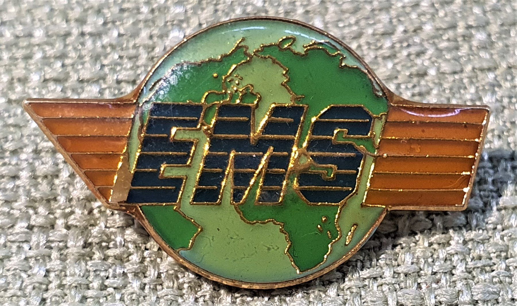 Placchette & Badge: O564 - Pin Die Post PTT Versand Express EMS – Usato da Reinach BL venduto da Boston-Verkauf
