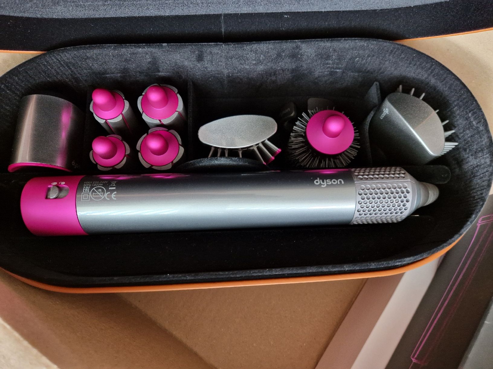 Dyson Sèche-cheveux: Dyson Airwrap – Neuf (Voir description) à Thayngen par Lan222