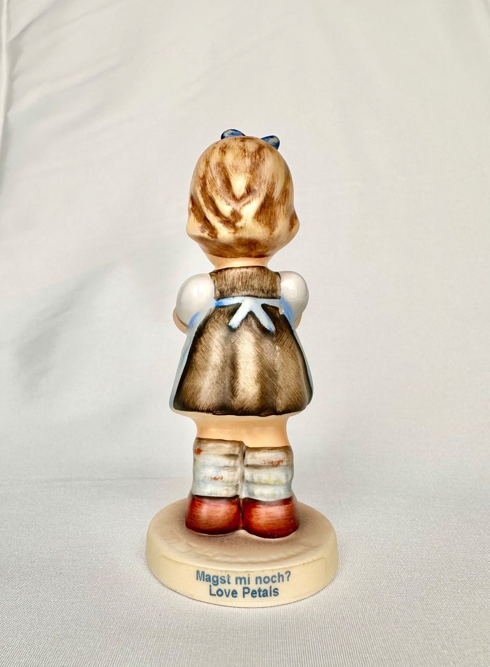 Hummel Statuette: Süsse Goebel Hummel Figur Mädchen "Magst mi noch?" – Usato da Steinen venduto da SputnikSweetheart 2