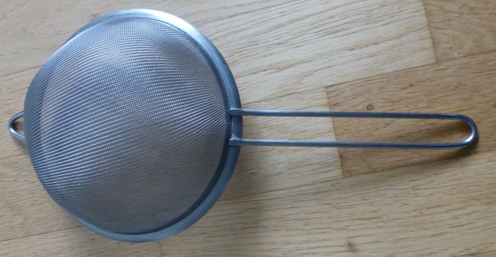 ApuaVireo&Co Gartensieb 25cm - Edelstahl Analysensieb 4mm Maschen