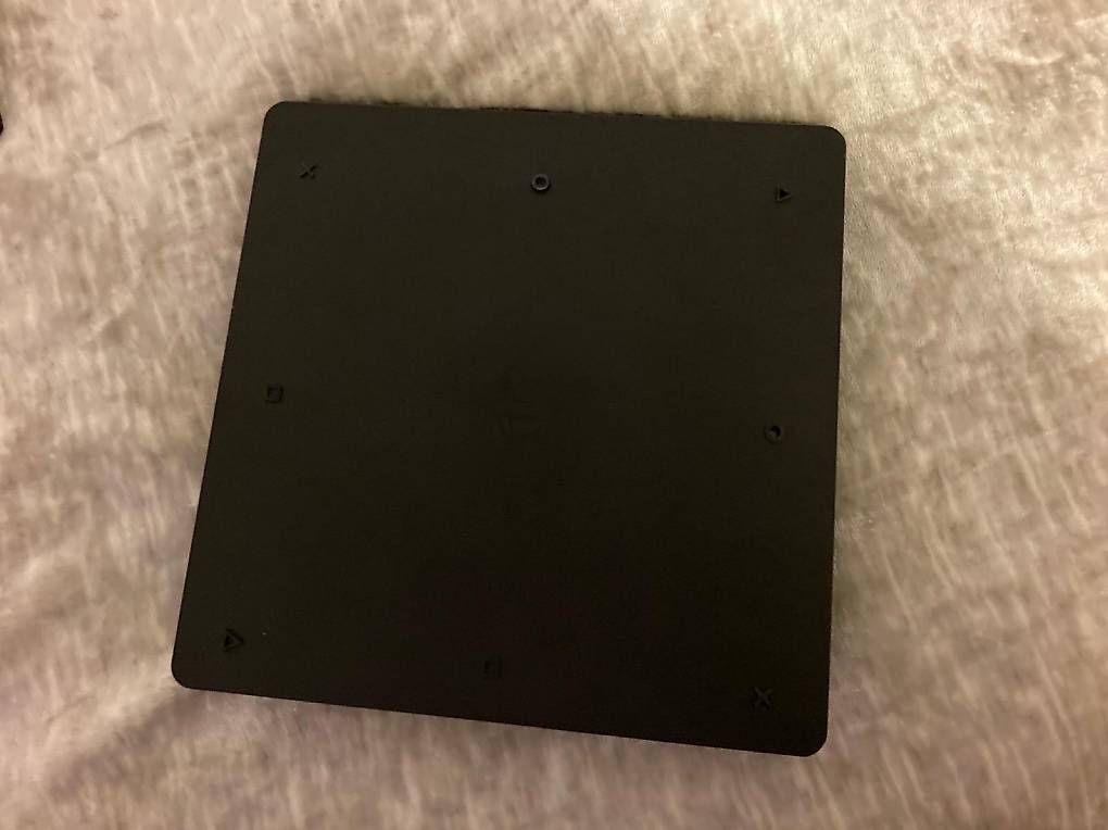 Console: Sony PlayStation Slim 4 – Usato da St.Gallen venduto da Piran65 4