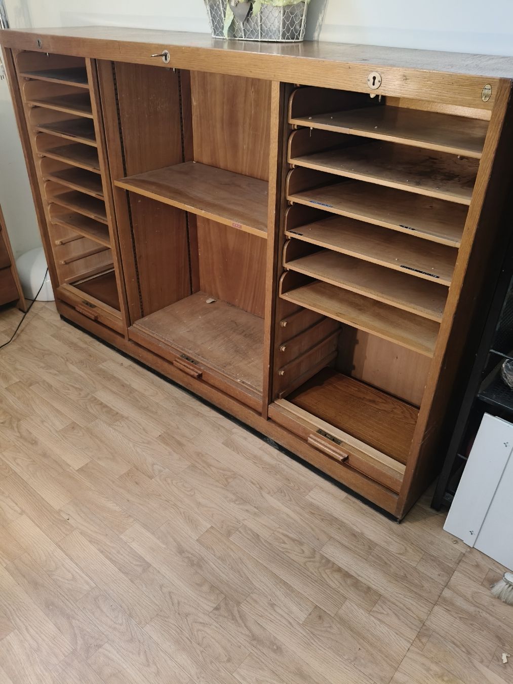 Armoires: Eichen Lateralschrank – D'occasion à Zwingen par inf_2blh 5