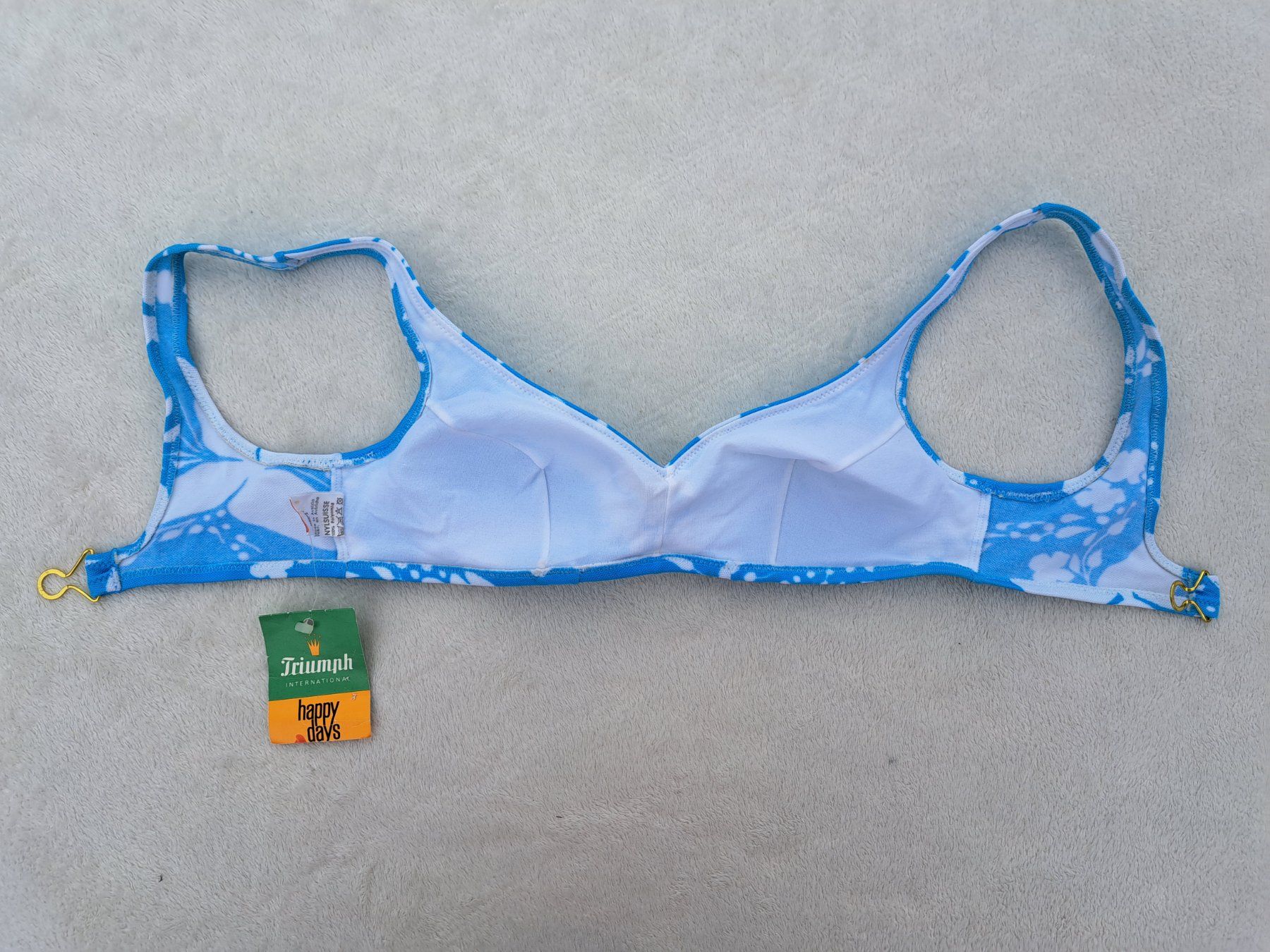 Triumph Badekleider & Bikinis: Triumph Bikini-Oberteil Gr. 40 – Neu und originalverpackt aus Gysenstein von joshuas81 1