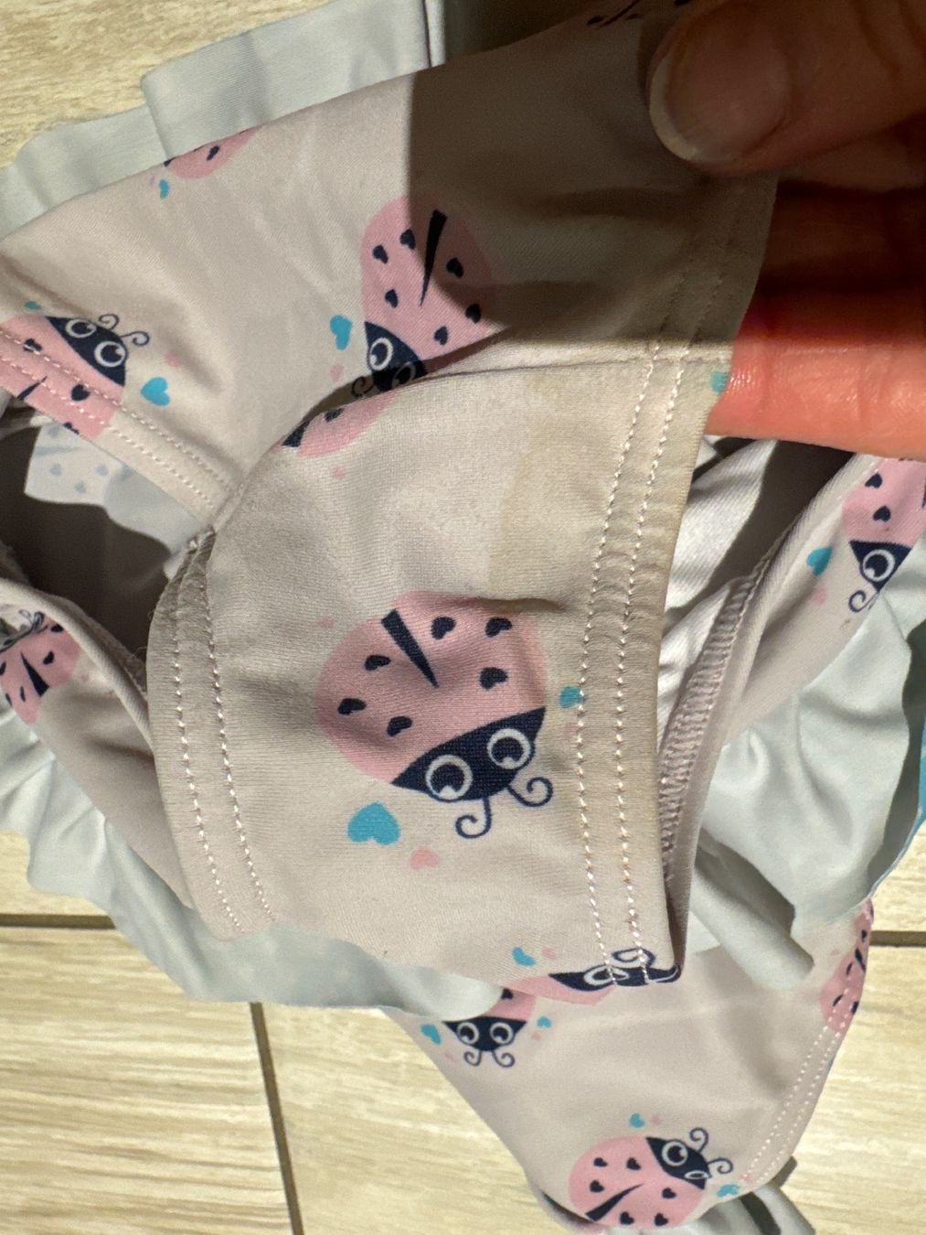 Badehosen & -kleider: Badekleid Marienkäfer 80 eher 74 – Gebraucht aus Gelterkinden von Familienferien 2