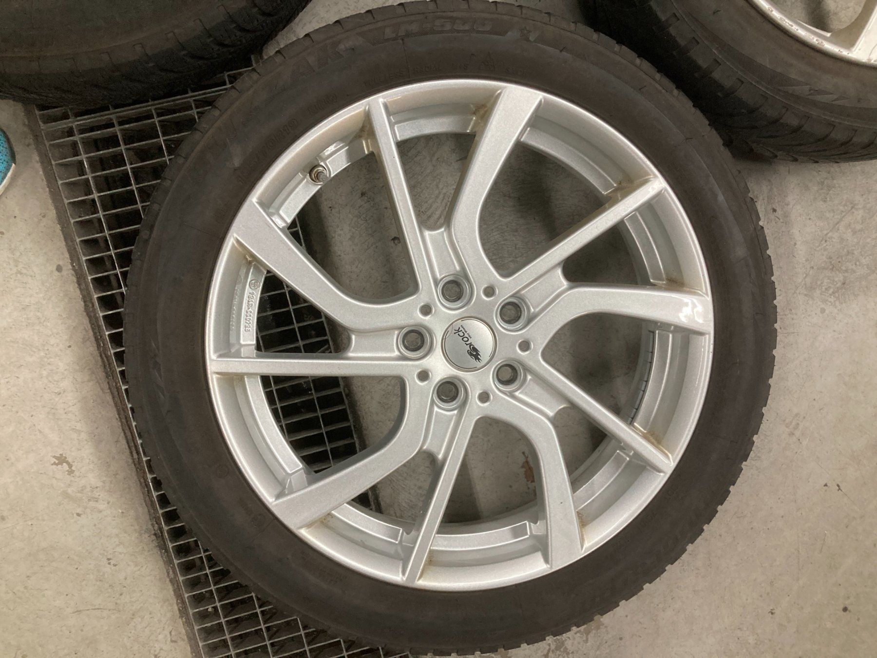 Bridgestone Pneumatici & Ruote complete: BMW I3 Winterräder 155/70R19 Bridgestone – Usato da Cham venduto da WB2223 4
