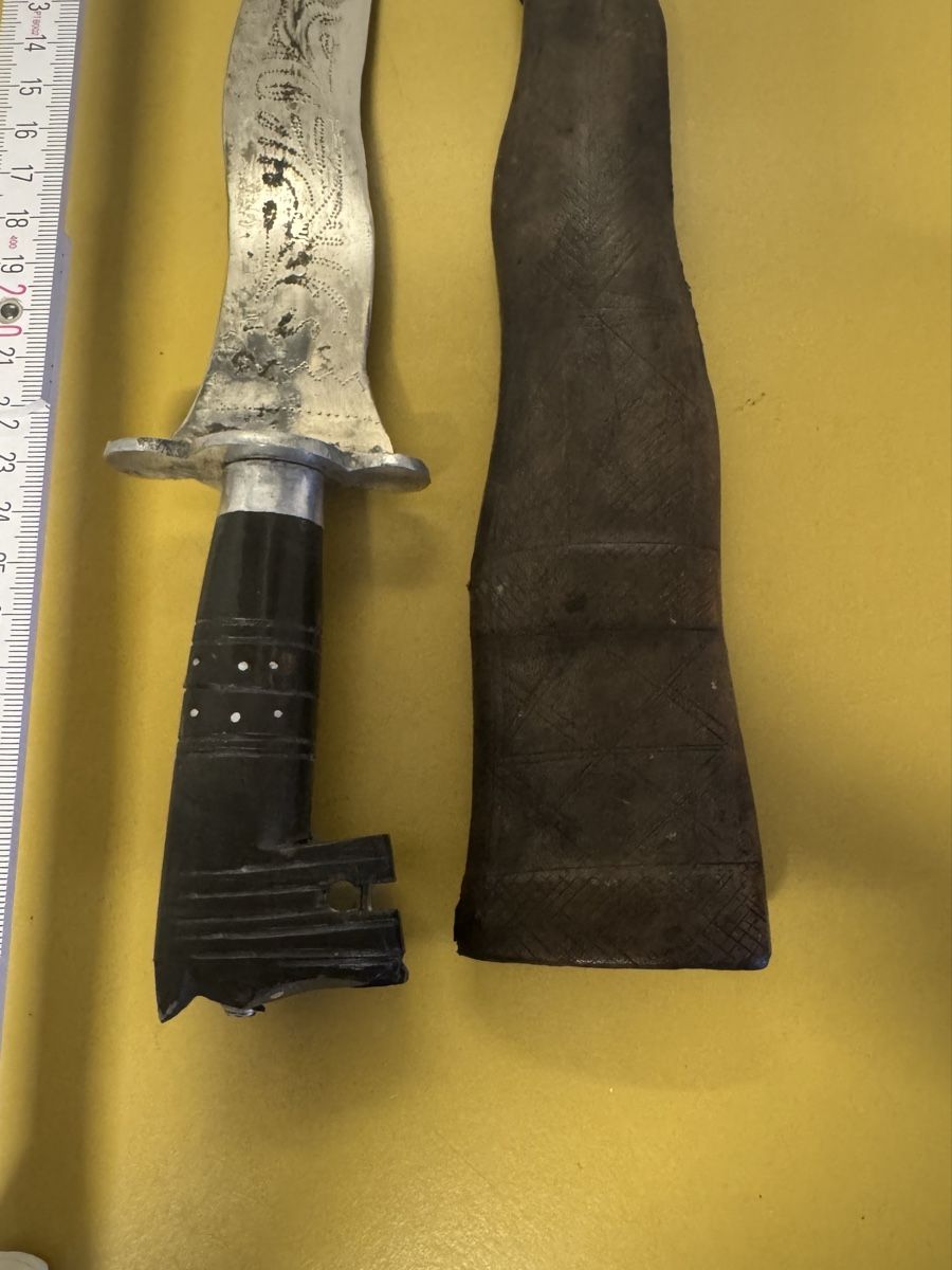 Couverts: Altes Messer mit Scheide, dekoratives Sammlerstuck – D'occasion à Schlieren par Freundlich02 2