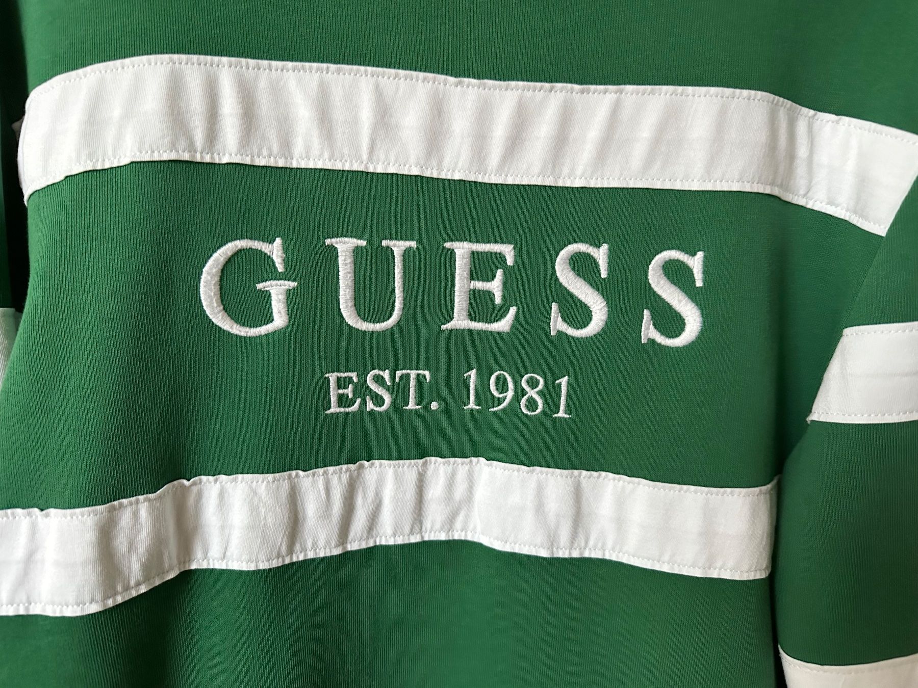 Guess Pulls & Sweat-shirts: GUESS Pullover grün, Regular Fit, Grösse M – D'occasion à Wohlen AG par thr_t5x8 2