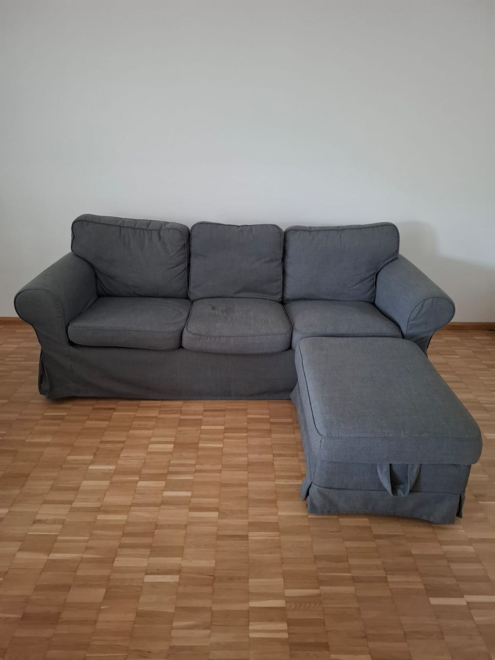 Ikea Sofas: Ektrop 3er Sofa inklusive Hocker – Gebraucht aus Birsfelden von aer_q78f