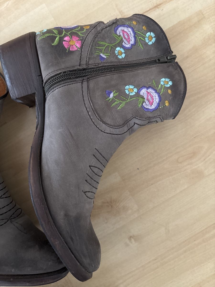 Damenschuhe: Regent Stiefeletten Gr.38 mit Blumenmuster, Top! – Gebraucht aus langenthal von rundholz7 5