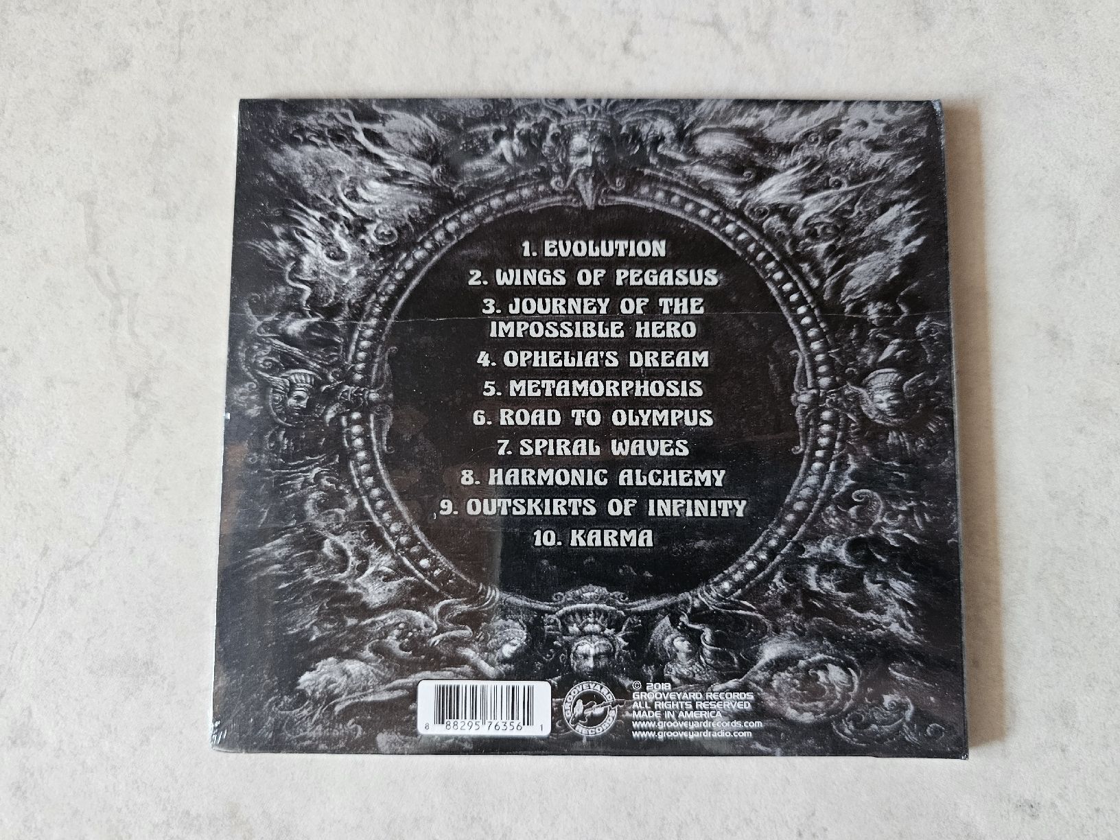 CD: Universal Hippies  -  Evolution Of Karma  /  Fabrikneu – Nuovo e nell'imballaggio originale da Schneisingen venduto da backstore24 1