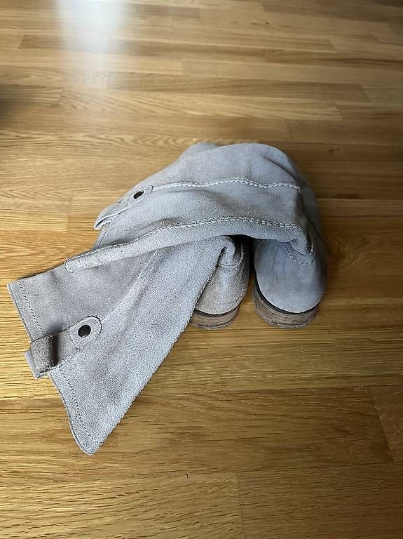 Scarpe da donna: Damen-Winterstiefel grau Grösse 42 – Usato da Zürich venduto da sus_n9fj 2