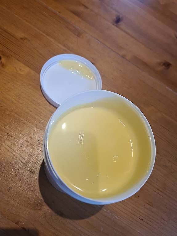 Tutti gli attrezzi: Graisse Lanoline 1kg pour la peau – Usato da Châtel-St-Denis venduto da max_fri 1