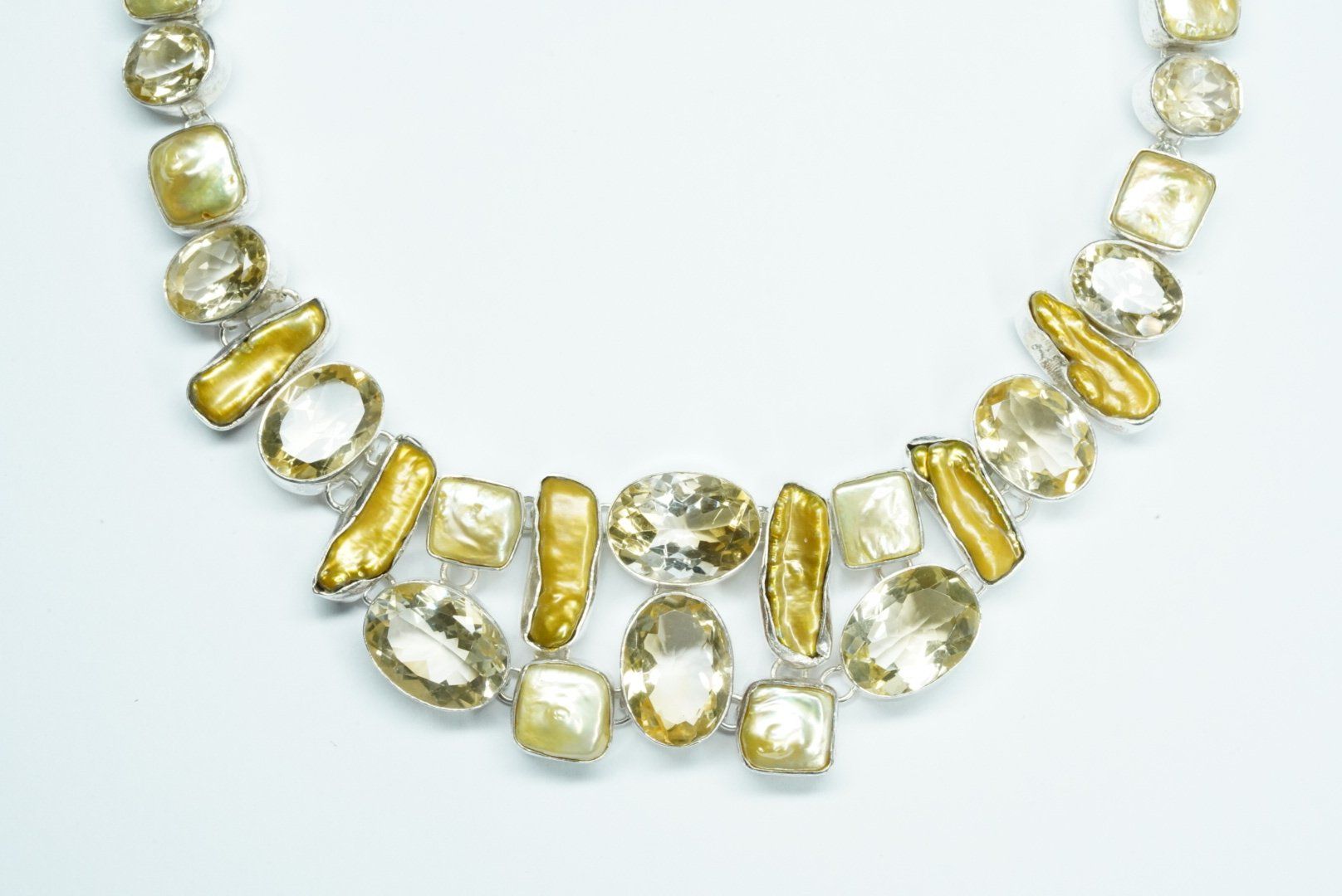 Catenine: Silbercollier mit Citrinen und Perlmutt – Usato da Bülach venduto da Re-Jewelled