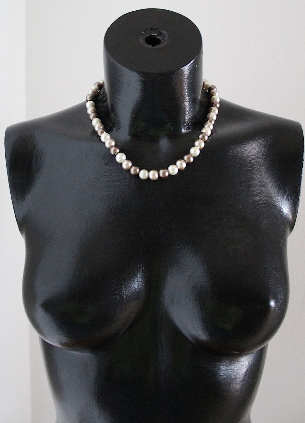 Perles (synthétiques): Perlenkette mit Glasperlen, Länge 23-26 cm – D'occasion à Locarno par madame-tus-sauds 2