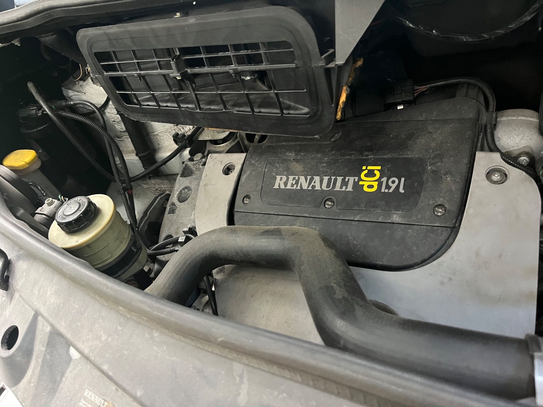 Renault Veicoli commerciali: Renault Trafic 193000 km expertisé 2025 – Usato da Crans-Montana venduto da Stesher 3