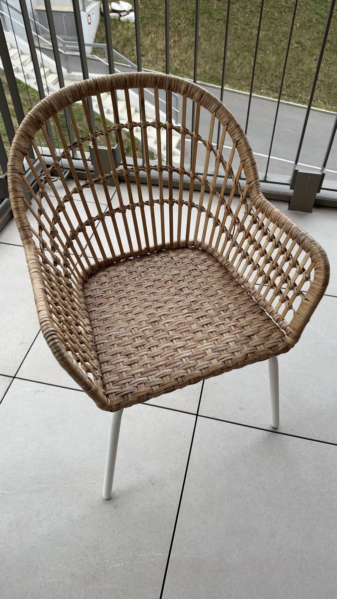 Chaises: Geflochtener Stuhl – D'occasion à Arth par byteGlider