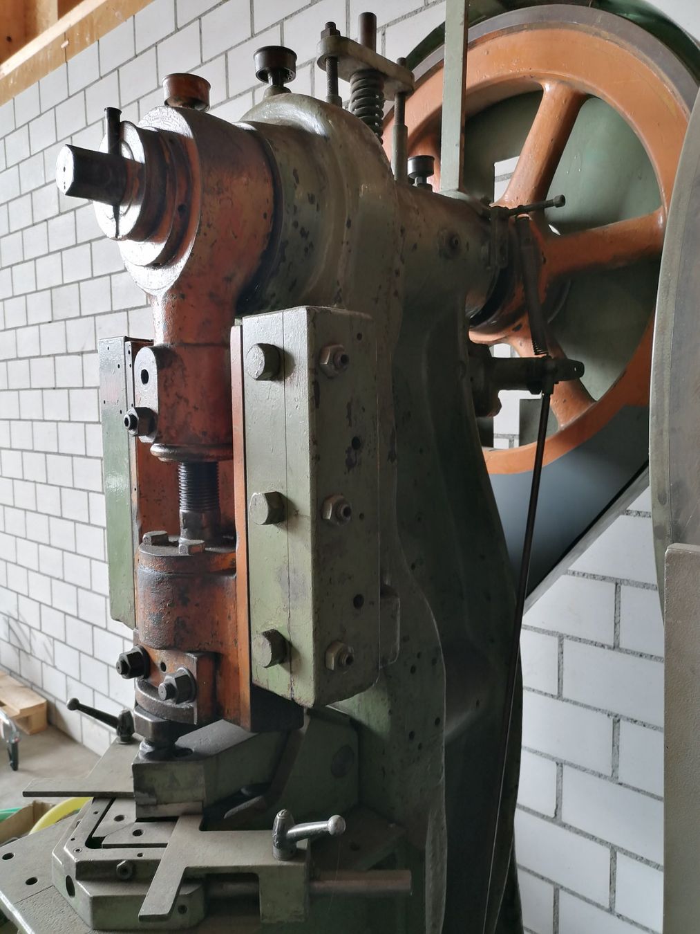 Alle Maschinen: Stanzmaschine – Gebraucht aus Niederwil SG von  1