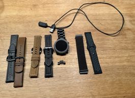 Amazfit GTR 47 mm avec 7 bracelets et câble de charge