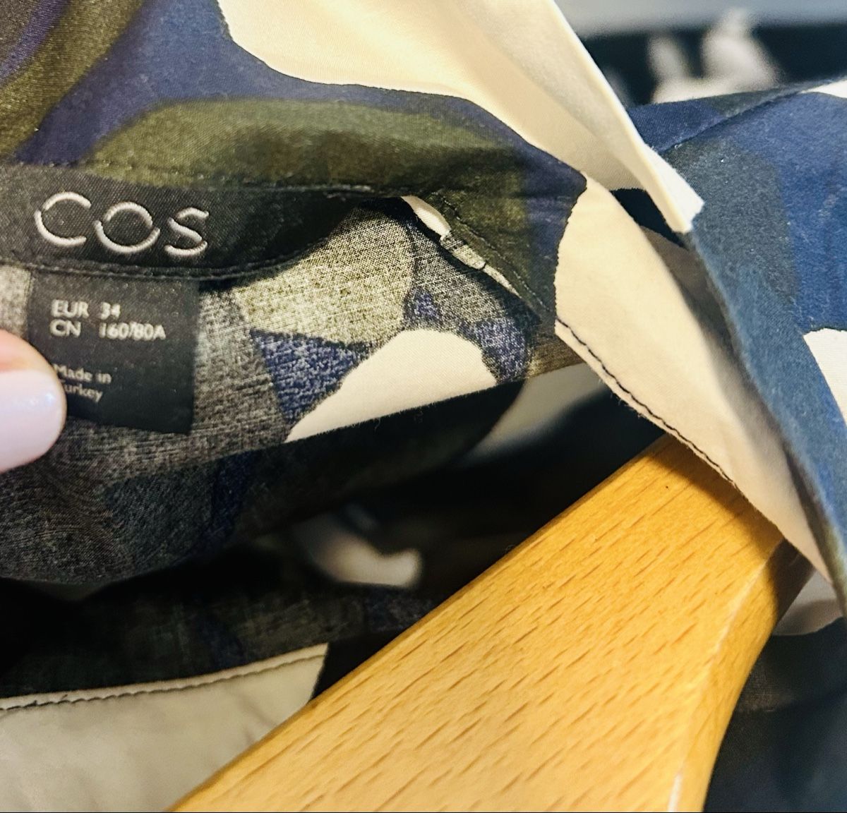 Cos Camicette: COS Bluse, Grösse 34 – Nuovo (secondo la descrizione) da Zuchwil venduto da rah_fjs9 1