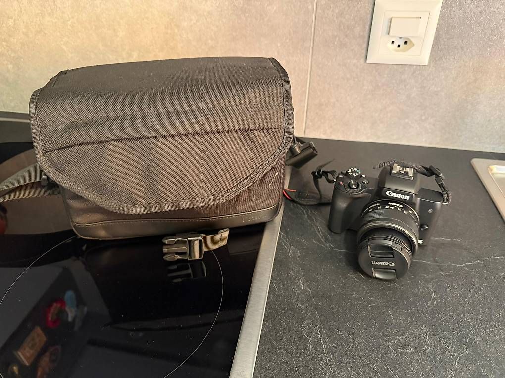 Fotocamera: Kit: Canon EOS M50 Mark II + accessoires ?? – Usato da Cheseaux sur Lausanne venduto da claudio1004 2