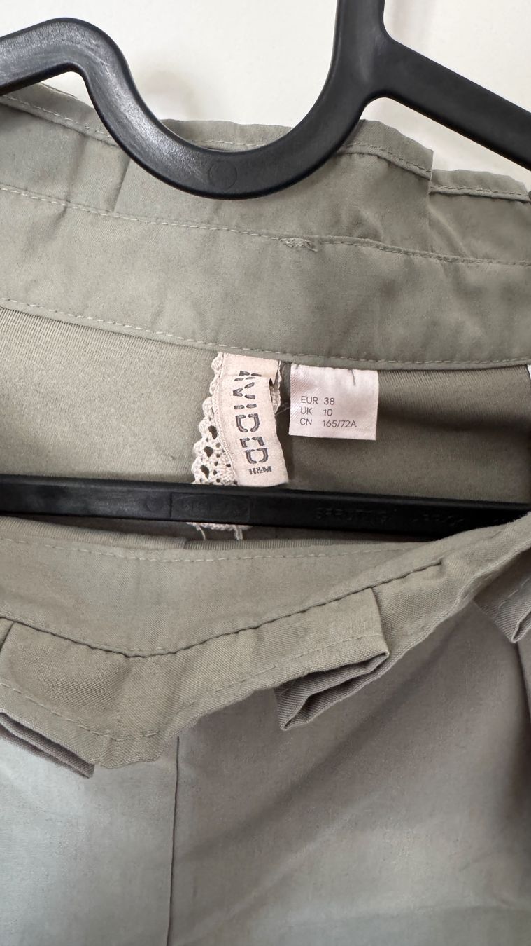 H&M Pantaloni: Khaki Shorts mit Spitze, Gr. 38 – Usato da Luzern venduto da Ecila007 1