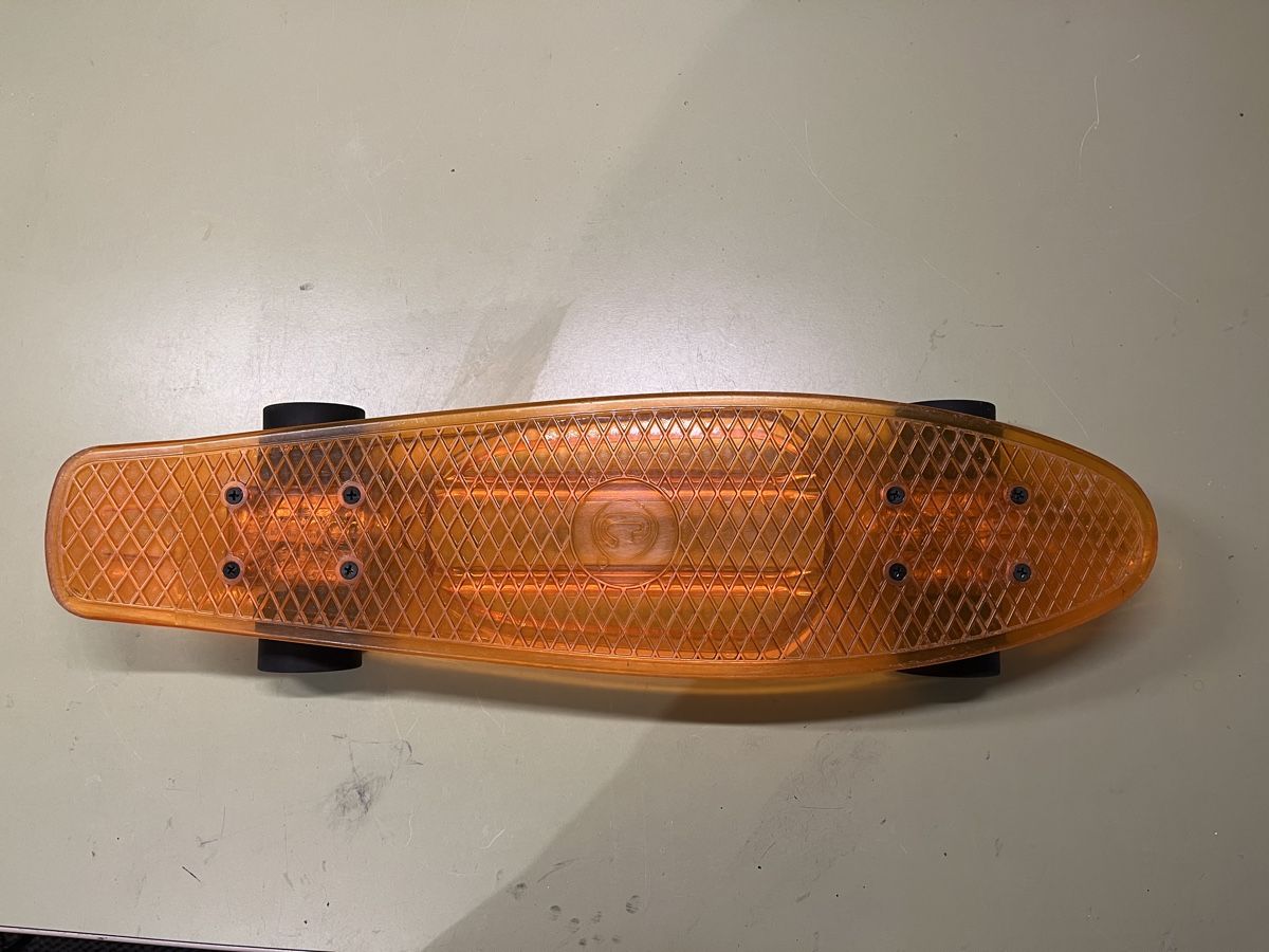Skateboards: Skateboard orange 80er Stil, aus 2019 – Usato da Eglisau venduto da eglisau1 4