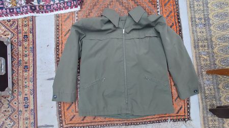 Secondhand Jacke mit Kaputze Grösse 52 (M)