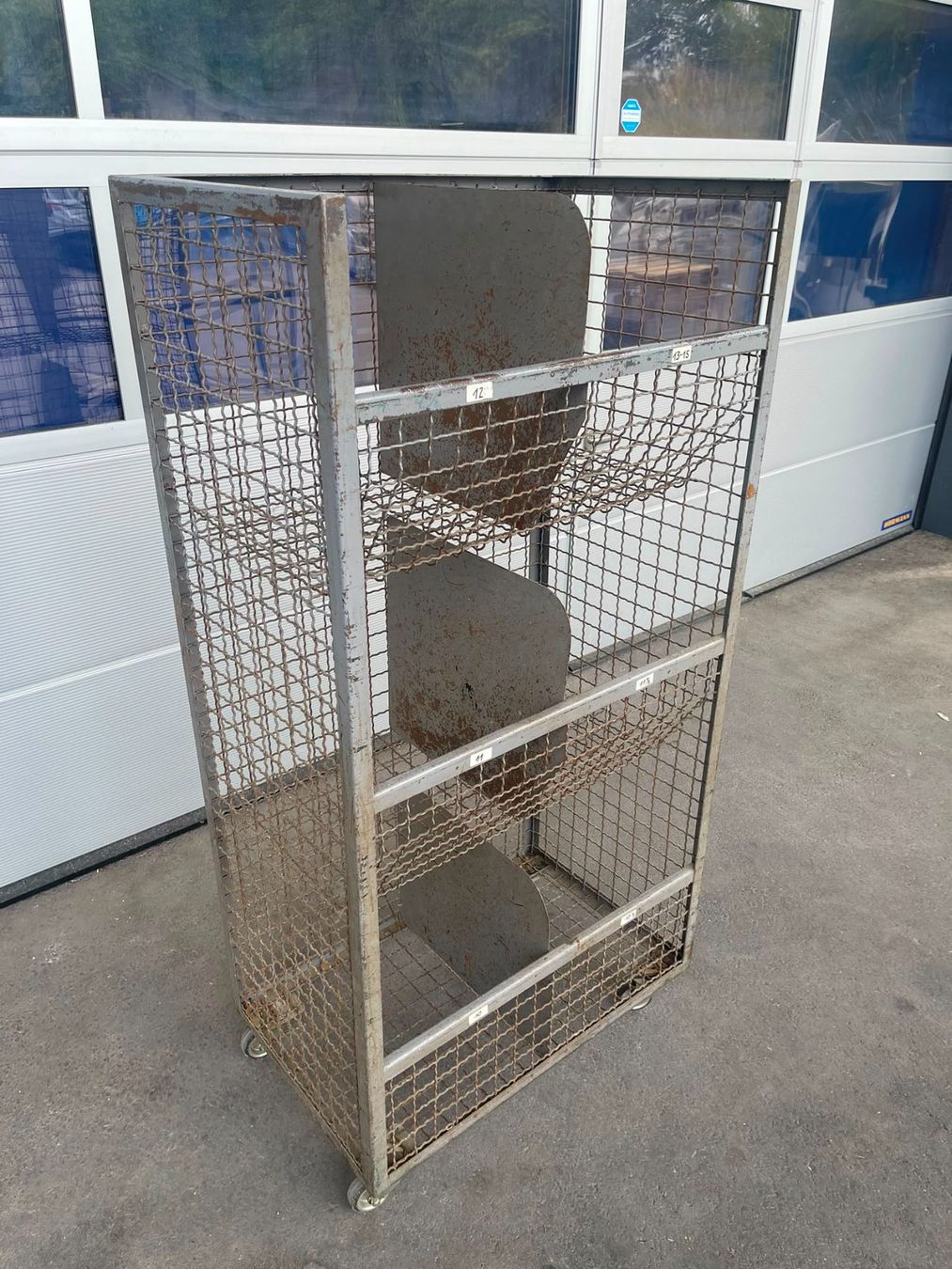 Carrelli di trasporto: Metallkorb Regalwagen 6 Fächer grau gebraucht – Usato da Münchwilen TG venduto da IntoMotion_GmbH