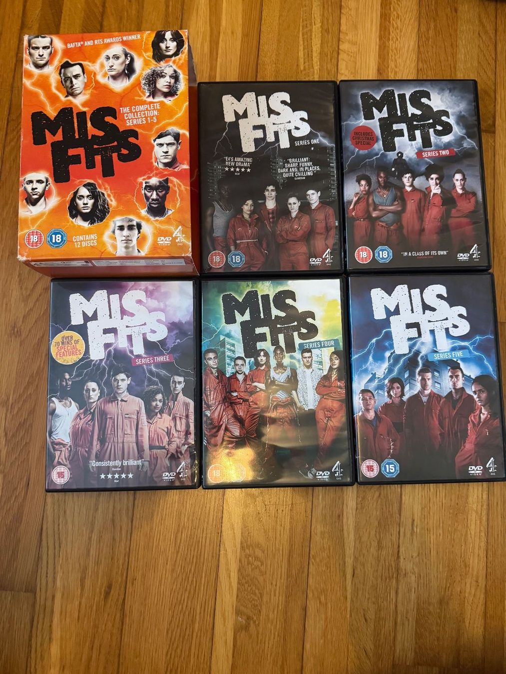 Tutti i DVDs: Misfits The Complete Collection DVD (EN) – Usato da Zuzwil SG venduto da nk_9000
