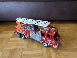Spielzeug Feuerwehr Auto mit Leiter