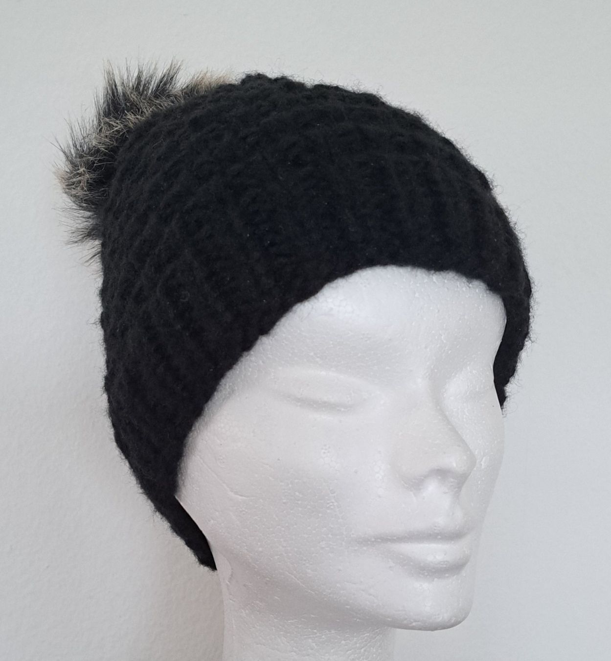 Hüte, Mützen & Caps: Handgestrickte Mütze_33 – Neu und originalverpackt aus Romanshorn von Octa27 2
