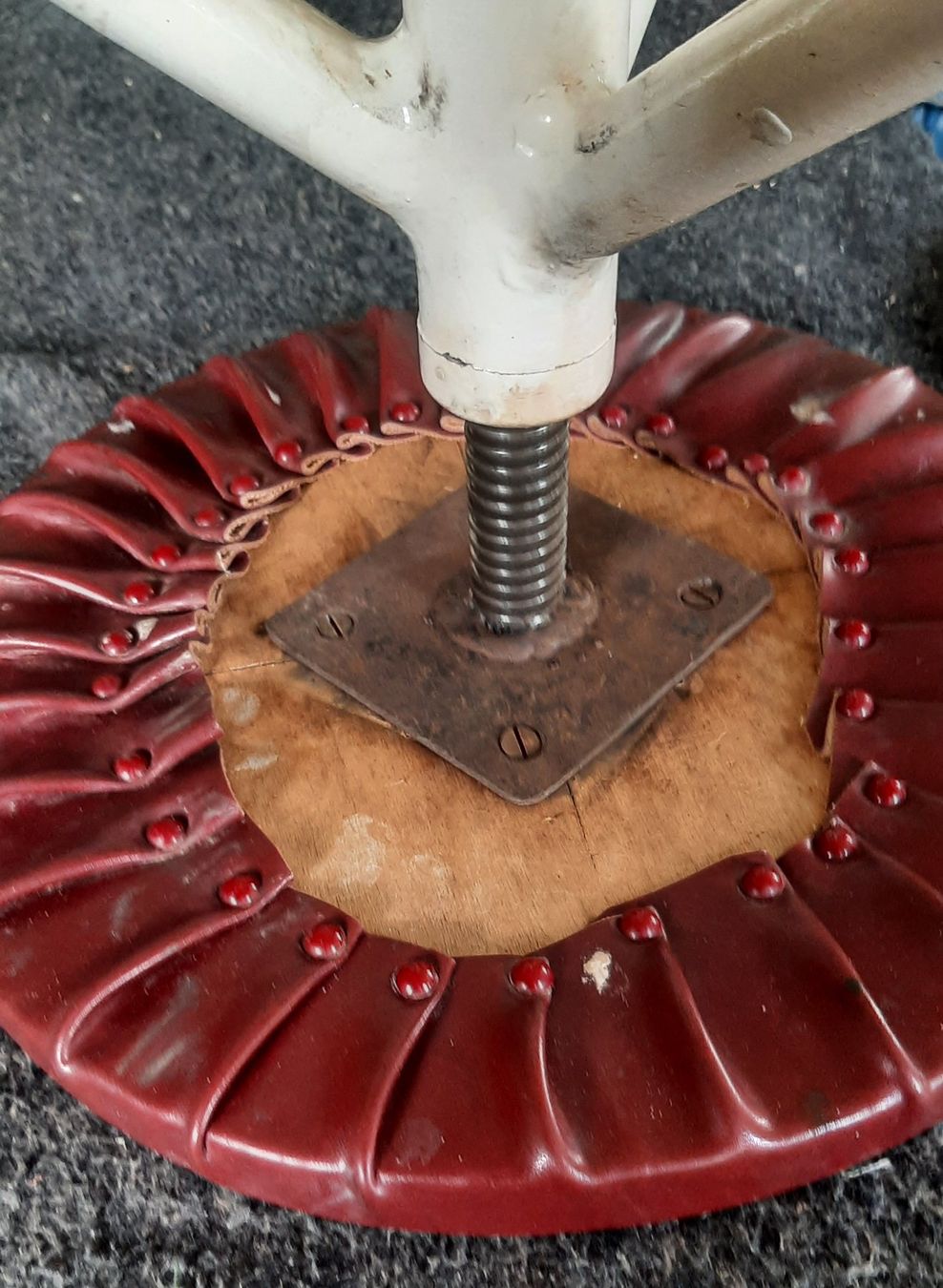 Sgabelli: Alter Bauhaus Drehstuhl – Usato da Arbon venduto da torso444 2