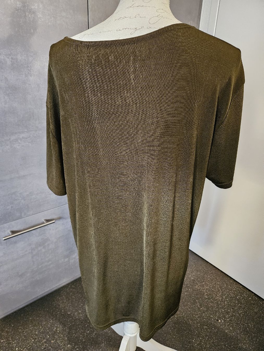 T-Shirts: Damen Shirt glitzernes olive Grösse L  – Neu (gemäss Beschreibung) aus Anwil von tamoos 2