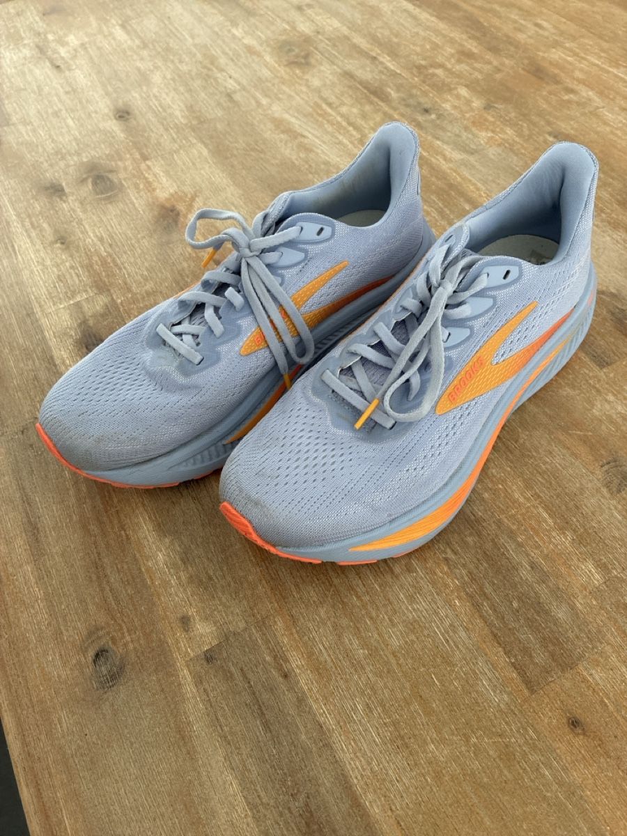 Brooks Scarpe da donna: Laufschuhe Brooks Ghost 17, kaum gebraucht – Usato da Gerlafingen venduto da Roothen 1