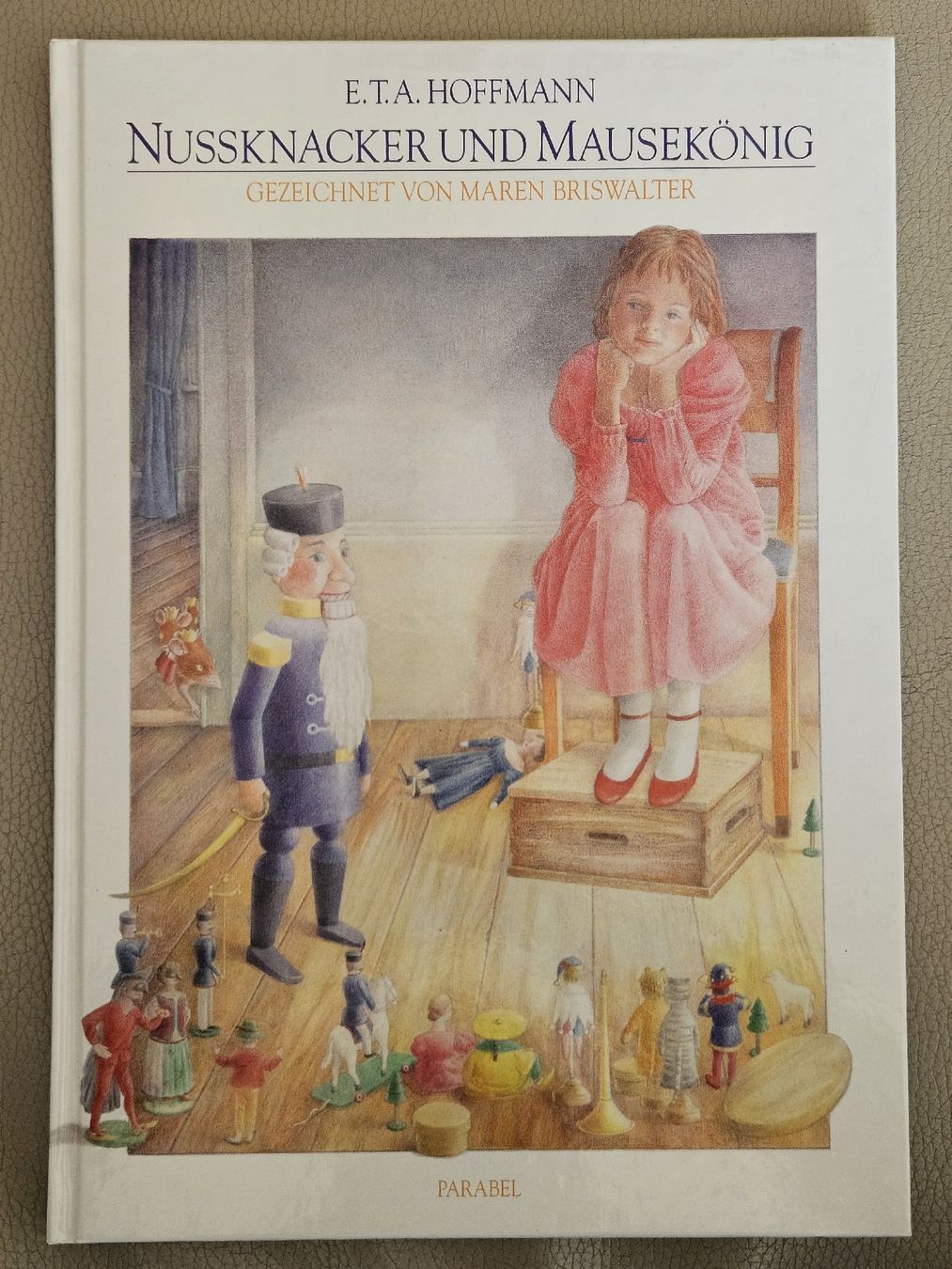 Libri: E.T.A. Hoffman : Nussknacker und Mausekönig, illustriert – Usato da Oberdorf BL venduto da BaldenEagle
