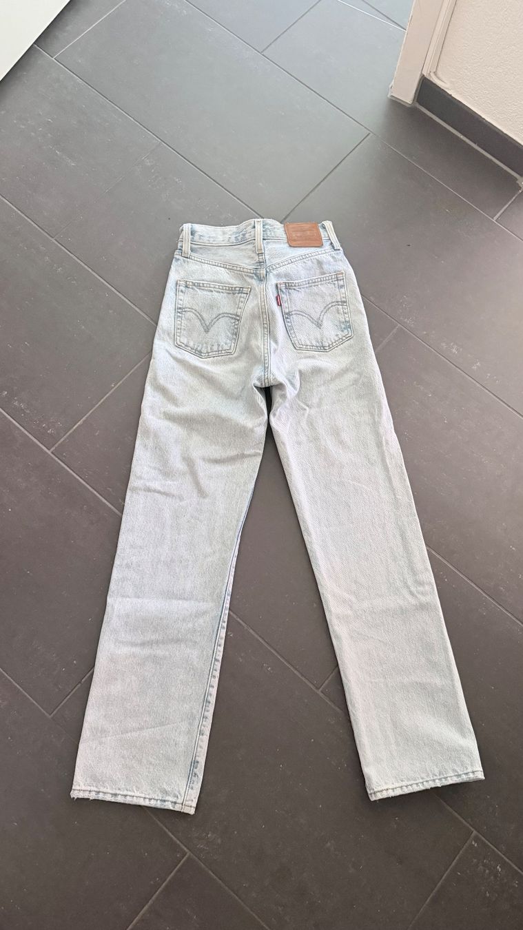 Levi's Jeans: Levi's Jeans Damen Ribcage Straight 23 hellblau – Neuf (Voir description) à Zürich par nives97 2
