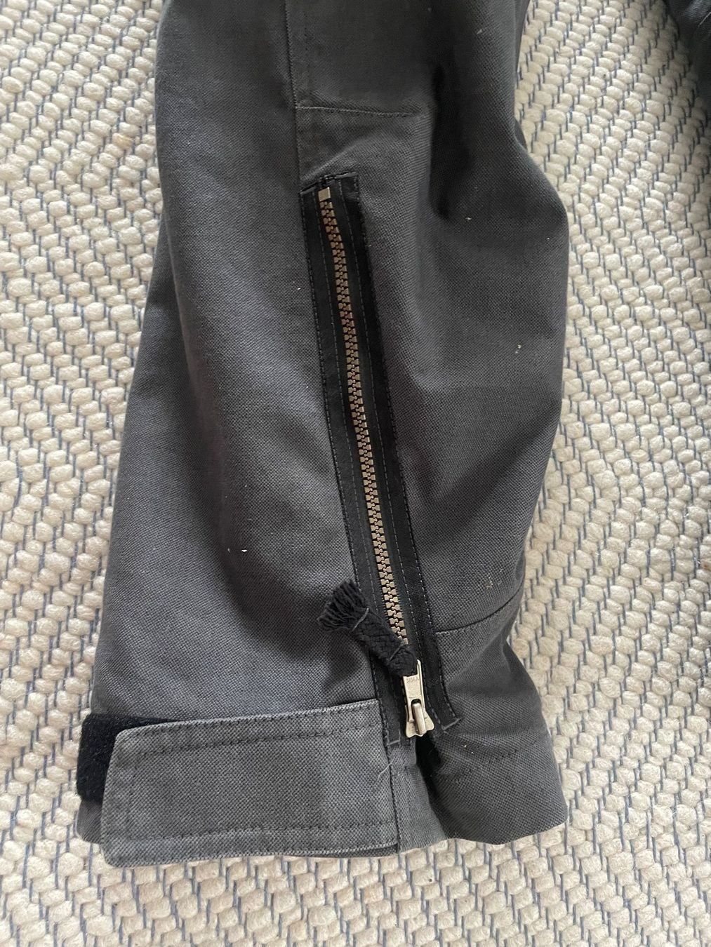 BMW Pantaloni: Pantalon de moto BMW gris taille M – Usato da La Chaux-de-Fonds venduto da JeanSeb 1