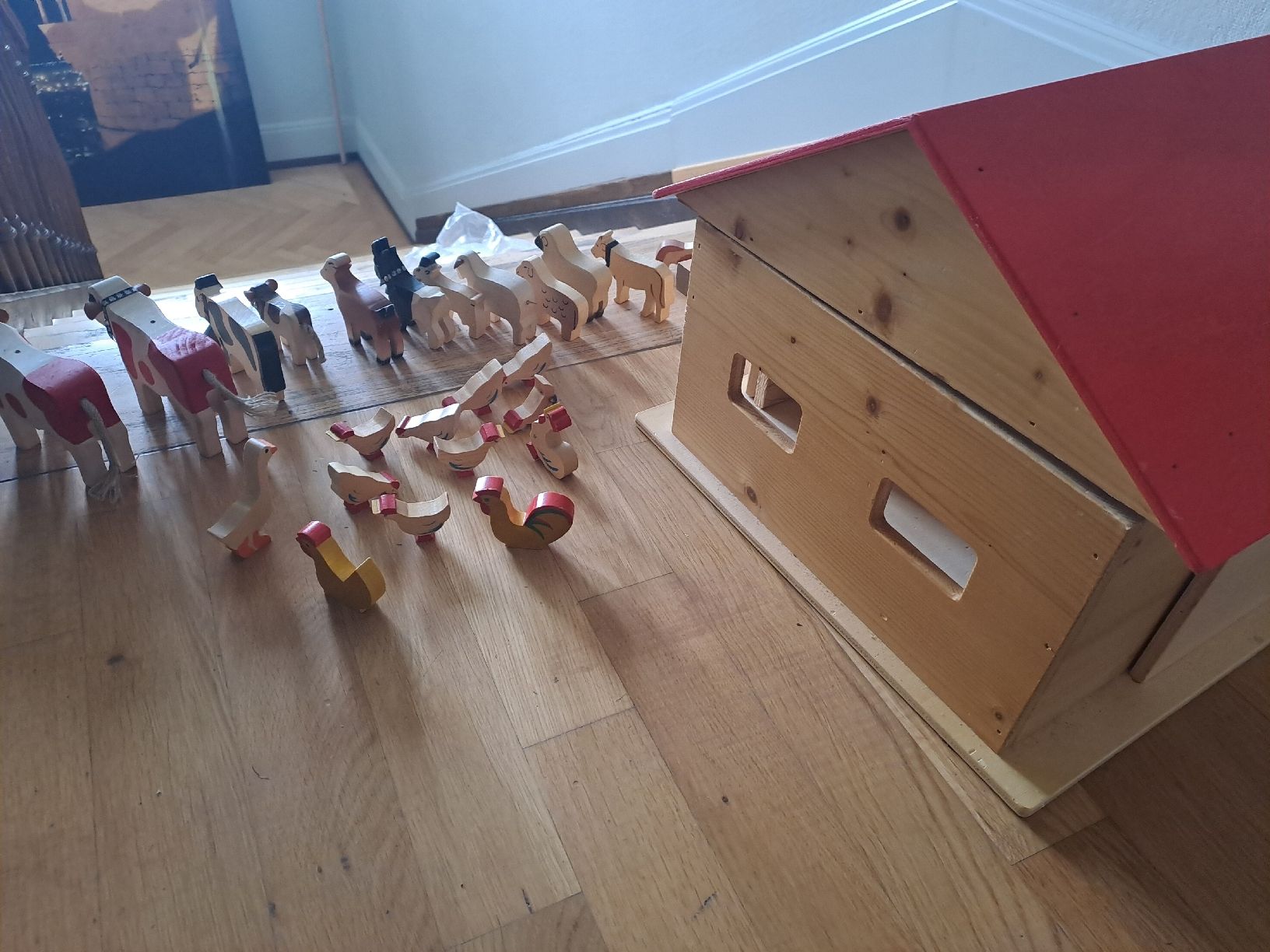 Spielzeuge: Spiel-Kuhstall mit Tierli – Gebraucht aus Zürich von Jeanlavioline 3