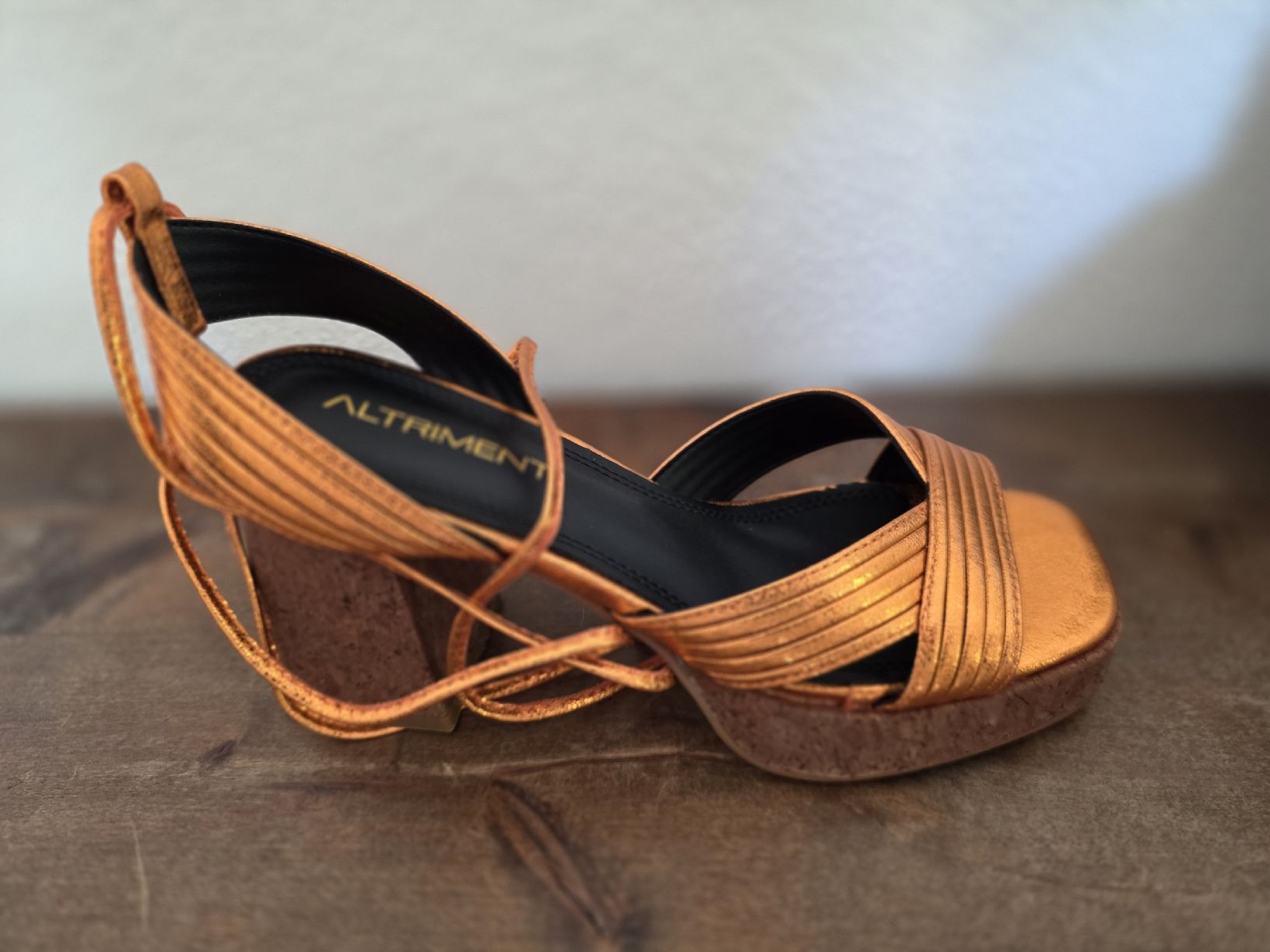Damenschuhe: ALTRIMENTI Sandals metallic orange size 39 with box – Neu und originalverpackt aus Brüttisellen von par_8zbj 1